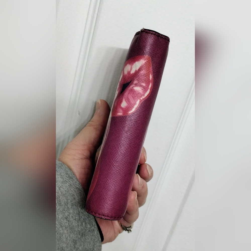 Marc Jacobs Wallet Limited Edition "Hot Lips" Valentine Collection - Picture 10 of 16